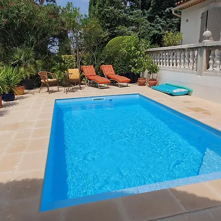 Charmante Vila *